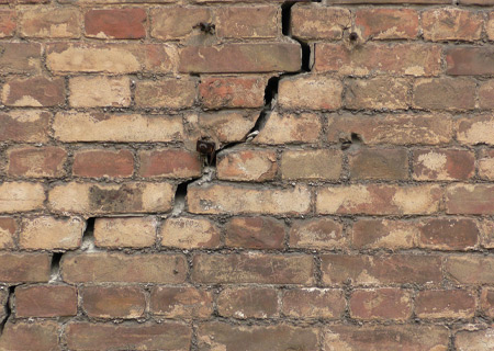 Indicators of failing cavity wall ties
